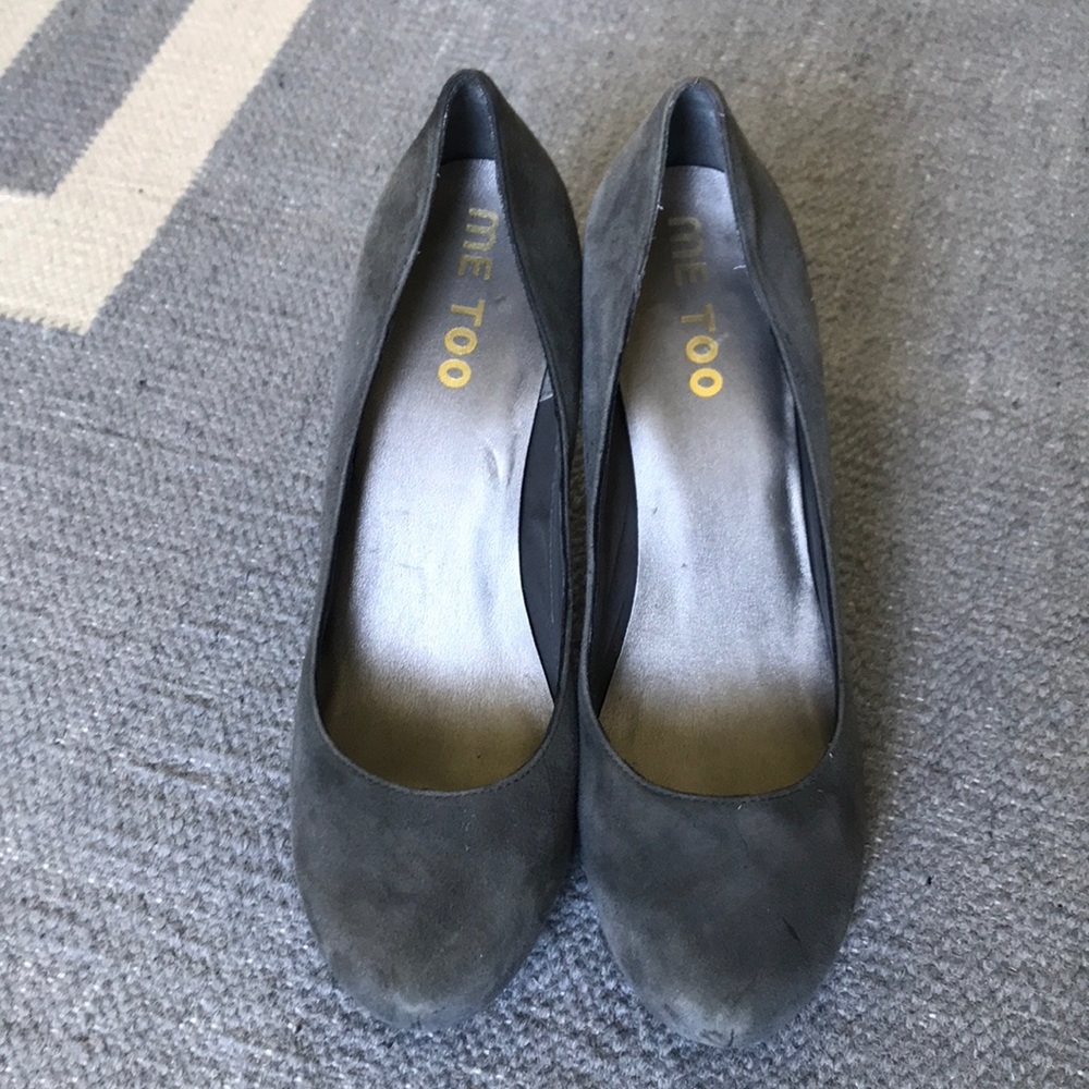 Me Too grey suede heels